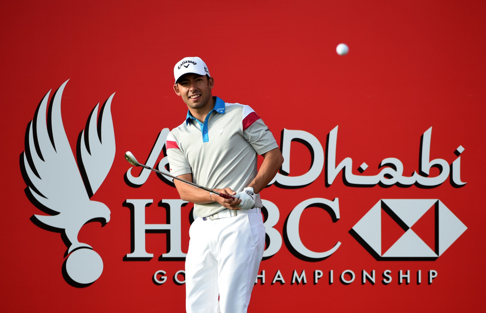 拉拉扎巴尔在练习场专注备战，目光锐利地凝视远方目标，为即将到来的激烈对抗调整最佳状态。