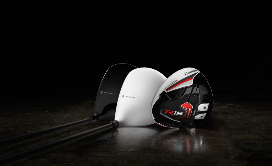 活动现场的专业监测设备实时显示球手挥杆数据，嘉宾们围绕屏幕分析讨论，科技感与专业性融为一体。