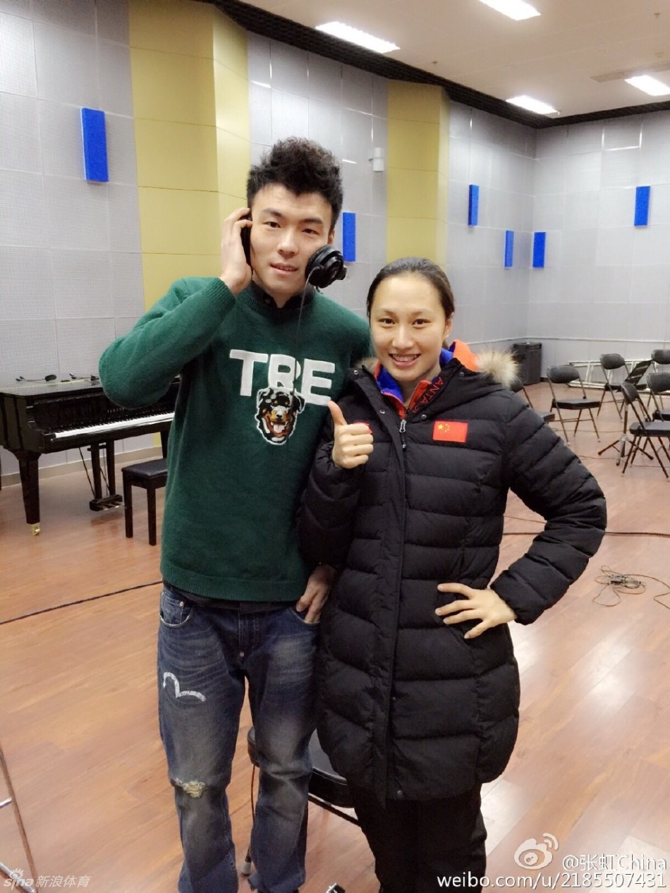 速滑美女张虹试穿婚纱礼服_高清图集_新浪网