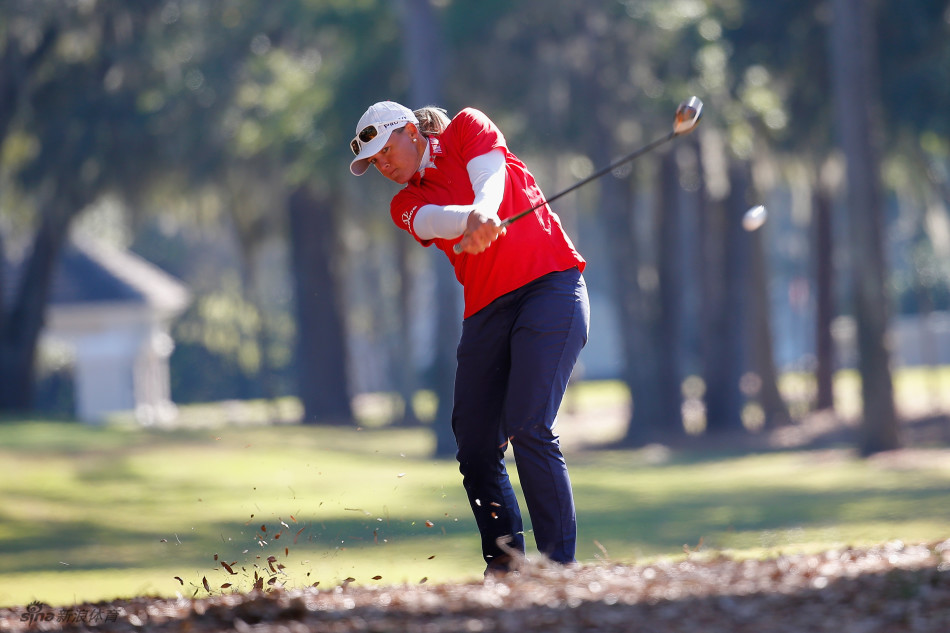 克里默果岭上埋头研判，推杆线路深思熟虑