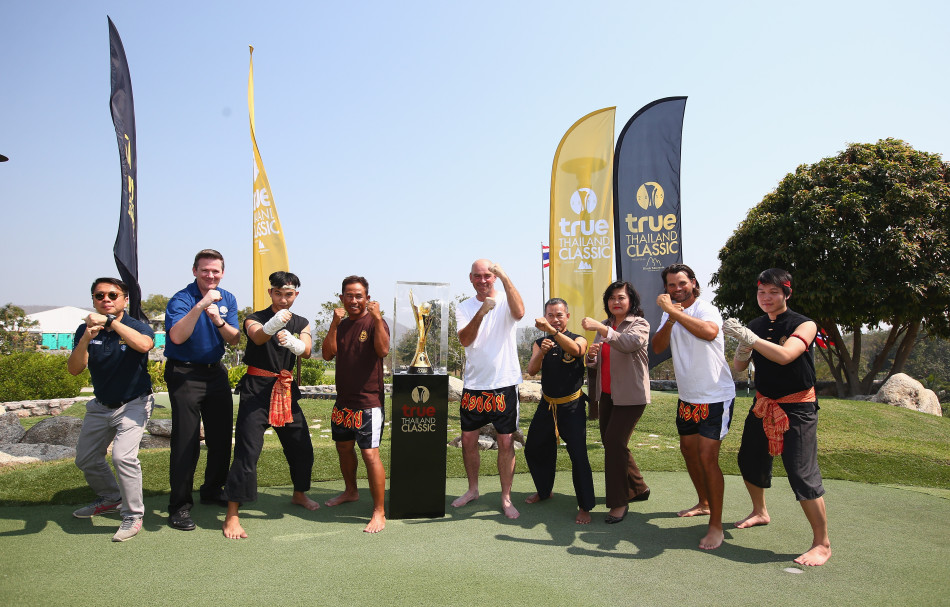 所有参赛球员在决赛轮开始前于第一洞发球台集体亮相，气势恢宏