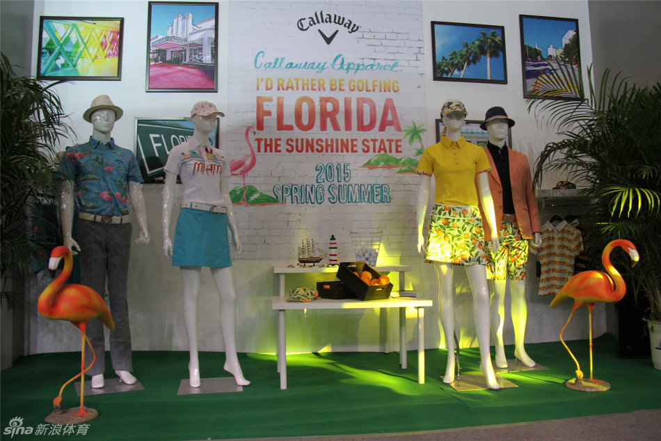 专业高尔夫球手正在新品推杆试打会上专注测试，评估推杆手感与精准度