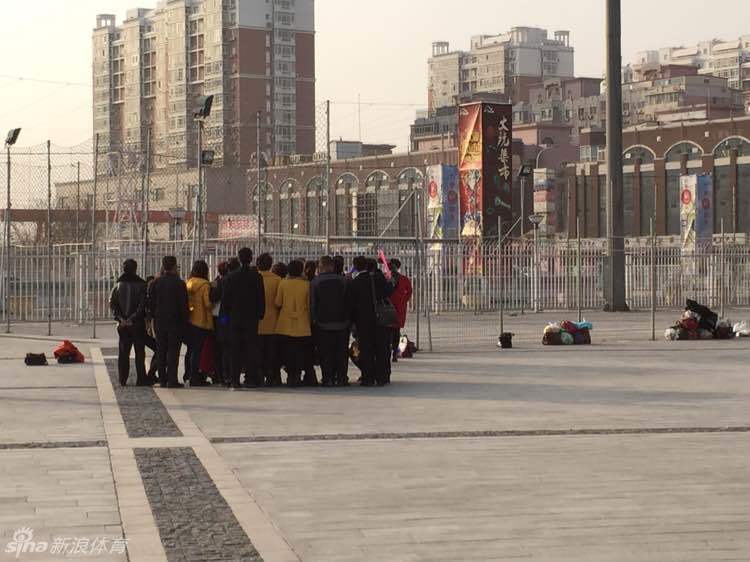 爆料:就在剛剛，JieJie被WBG拍下