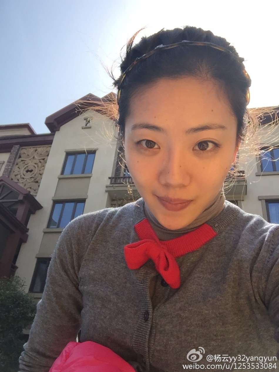 杨威妻子晒全家出游照_高清图集_新浪网