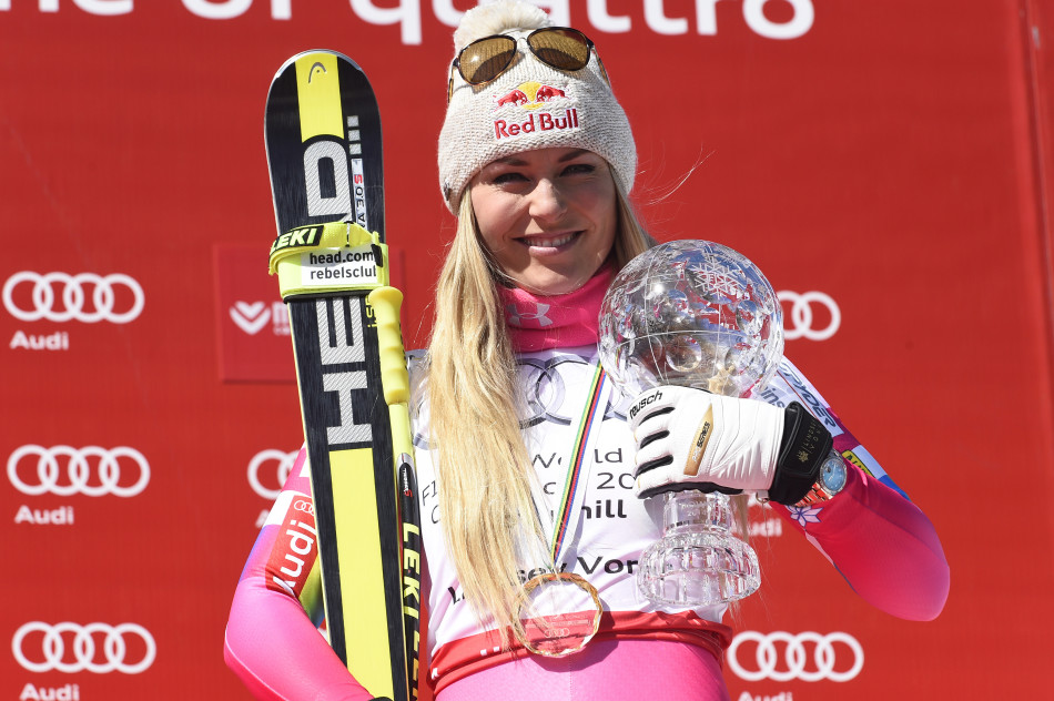 站在领奖台最高处，沃恩仰头开怀大笑，尽情释放夺冠的狂喜。