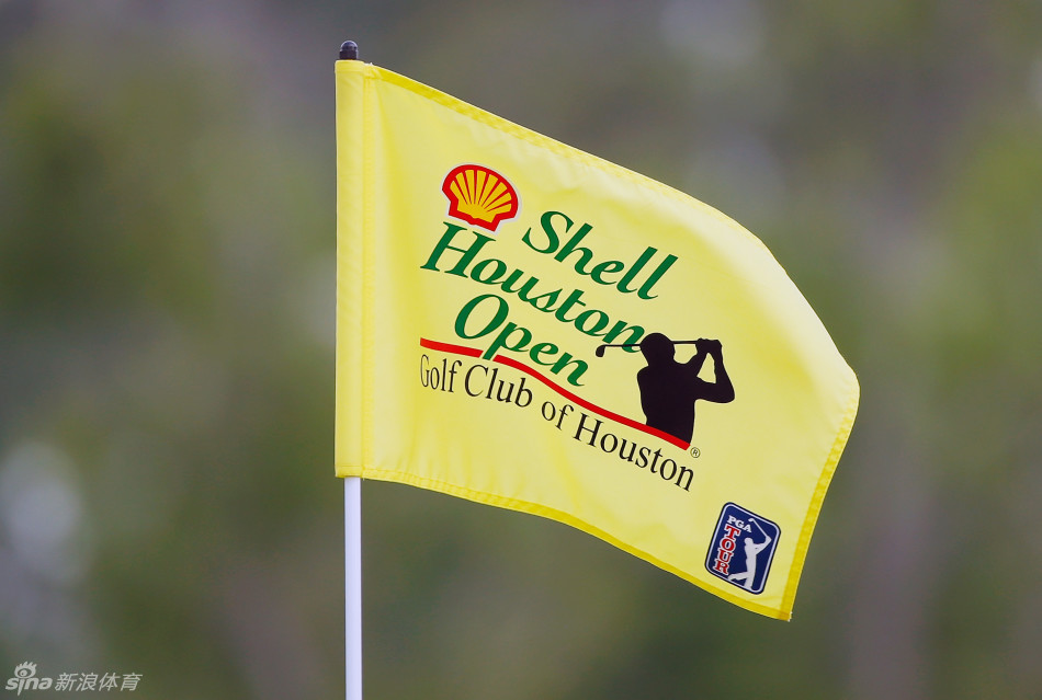 西班牙名将加西亚在练习场全神贯注挥杆，动作流畅充满力量