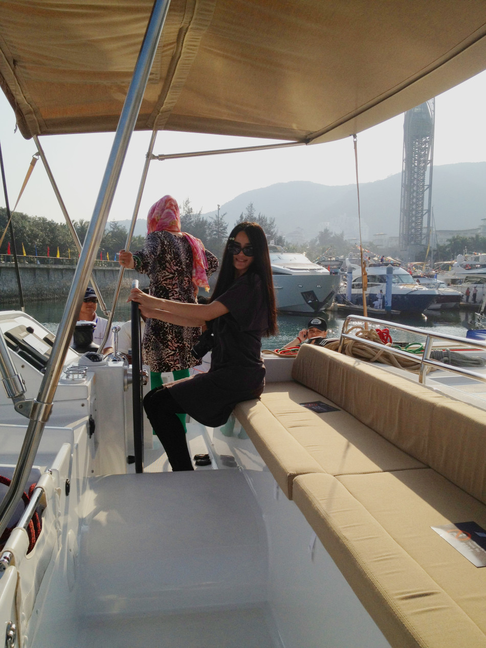 终点触壁一刹,手臂全力伸展,水面荡漾胜利的涟漪,刹那凝结所有努力