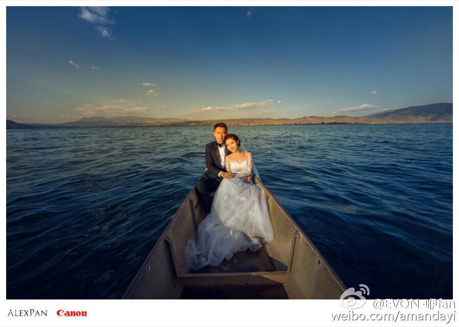 恒大门将李帅婚纱照