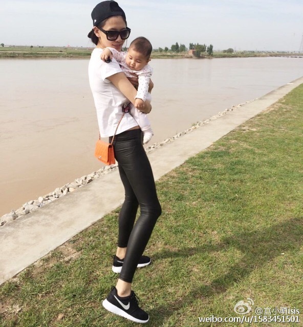 李建滨娇妻性感私照_高清图集_新浪网