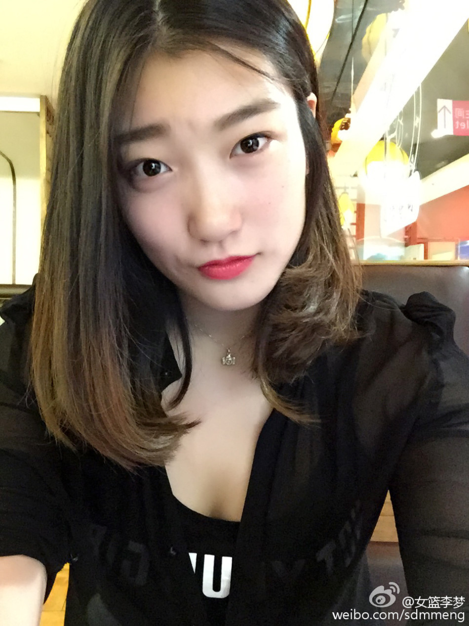 女篮李梦微博爱自拍 清纯甜美被称"美小梦"_高清图集_新浪网