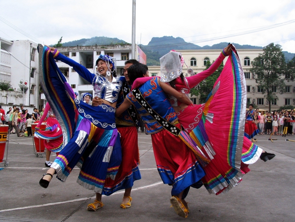 黑竹沟是目前国内保存最完整、最原始的生态群落之一。