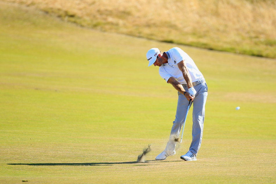 布兰登·格雷斯在失去冠军席位后，神情低落，他或许正独自收拾球杆，背影在赛后的阳光下显得格外孤单。