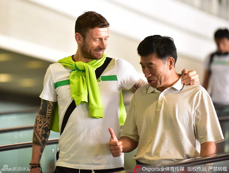 打得心累！字母哥14中9拿到22分8板3助1帽