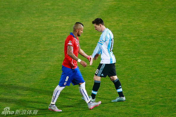 北京时间7月5日，阿根廷队点球战1-4不敌智利，梅西再次错失冠军。