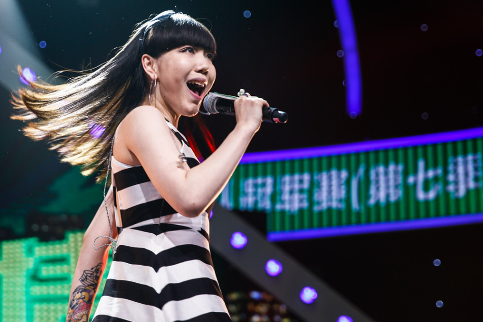 如何去掉歌曲中歌手的声音