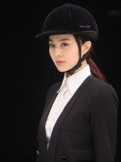马背女神范冰冰[15张-综合体育图片-体育图集-英超直播吧