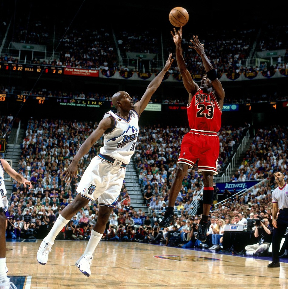 1998年nba总决赛第6场,迈克尔-乔丹在最后时刻的关键一投成为了历史