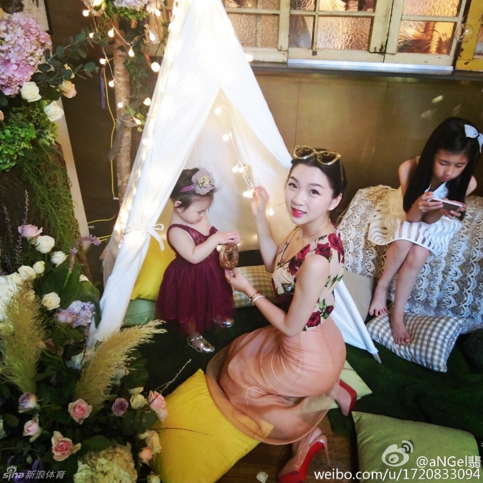 孙祥娇妻美艳私照[10张]图集.暂无