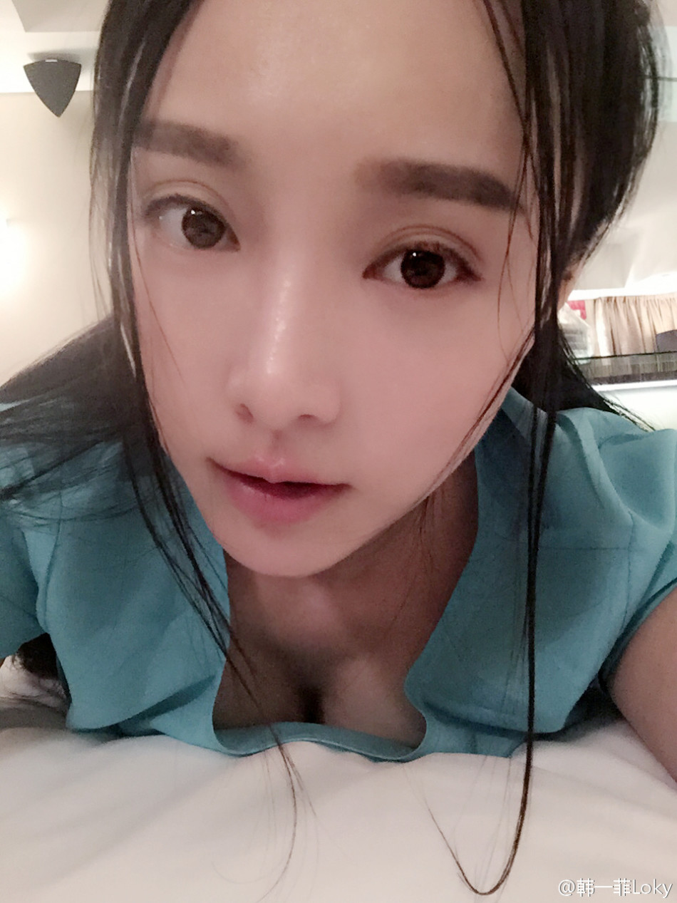 篮球宝贝韩一菲试衣间自拍