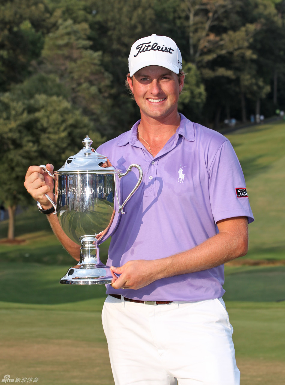 夺冠时刻激情怒吼，所有压力与付出在此刻释放，化作响彻云霄的胜利呐喊