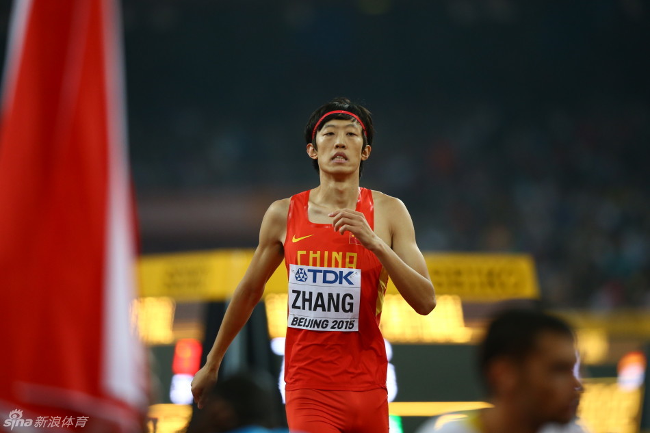 张国伟获男子跳高第二