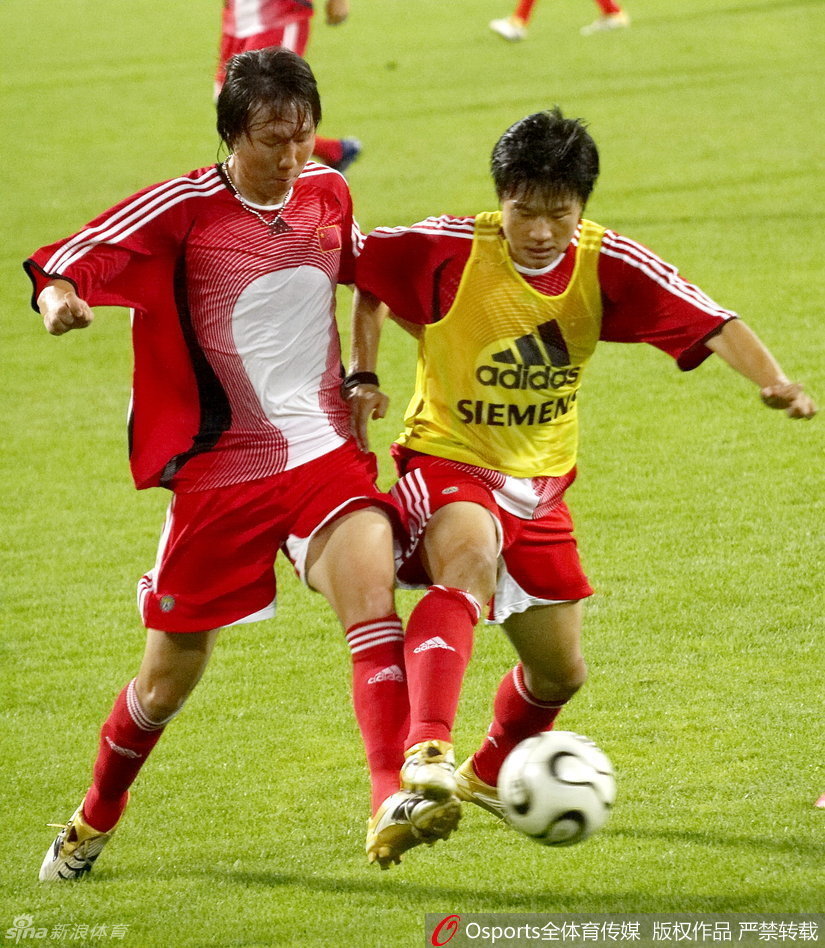 李金羽返国足辅佐佩兰