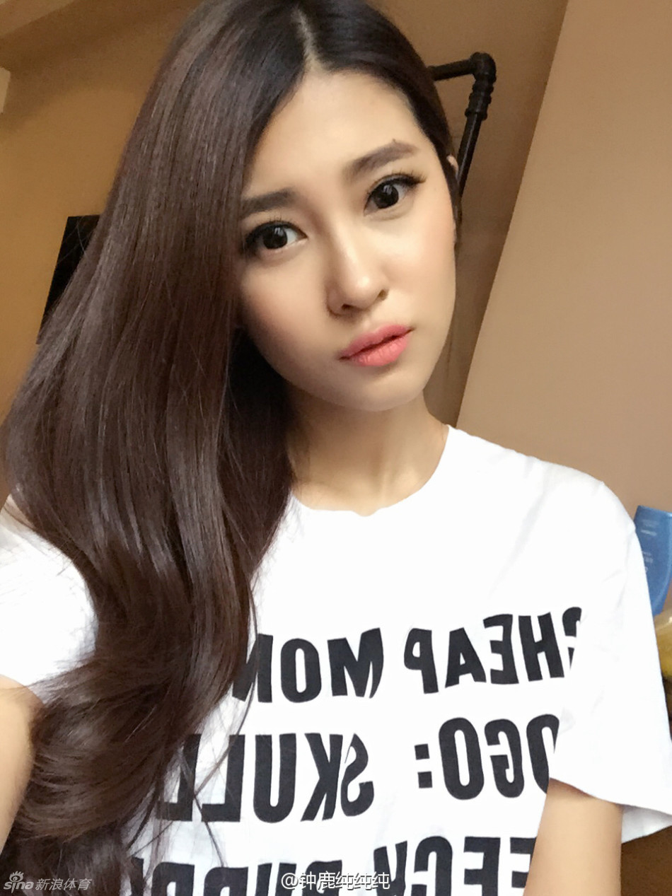 刘晓宇女友美艳私照[15张]图集.暂无
