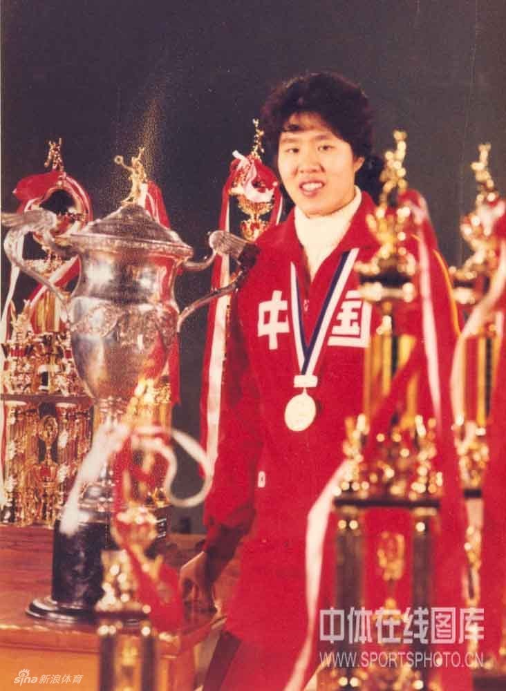 从昔日的铁榔头到如今的冠军教练,郎平的排球生涯诠释着一段段传奇