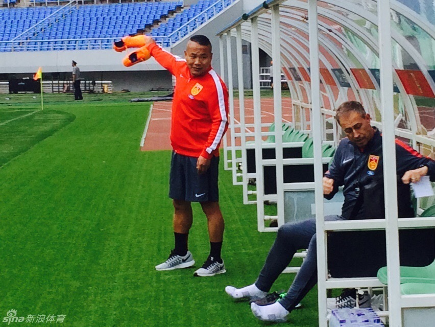 史诗级交易~欧媒：东契奇场均45.3分 比浓眉&弗拉格&克莱总和还多