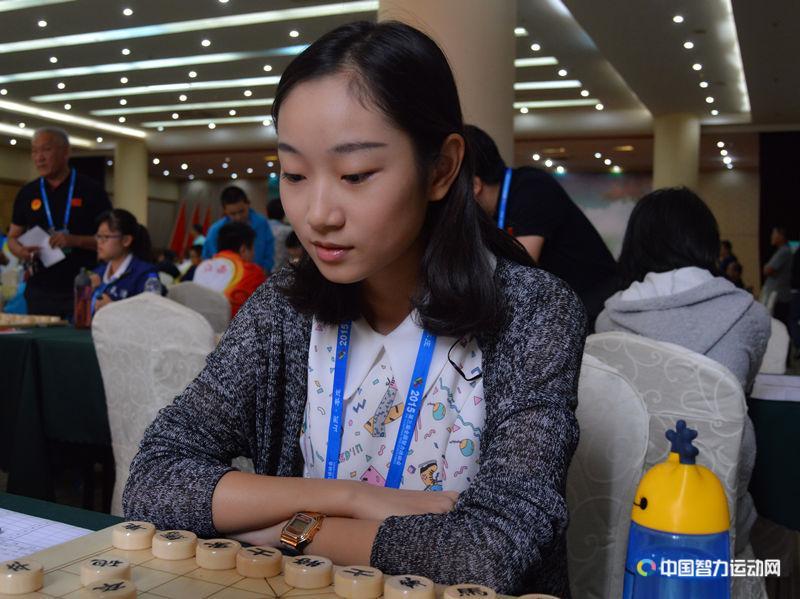 智运会象棋赛场美女如云_高清图集_新浪网