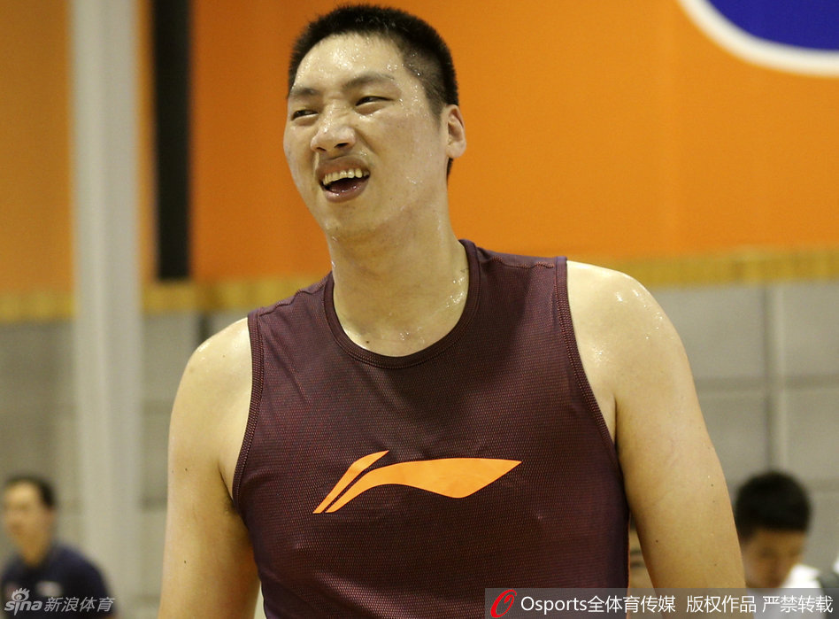 CBA负重深蹲卧推测试集锦