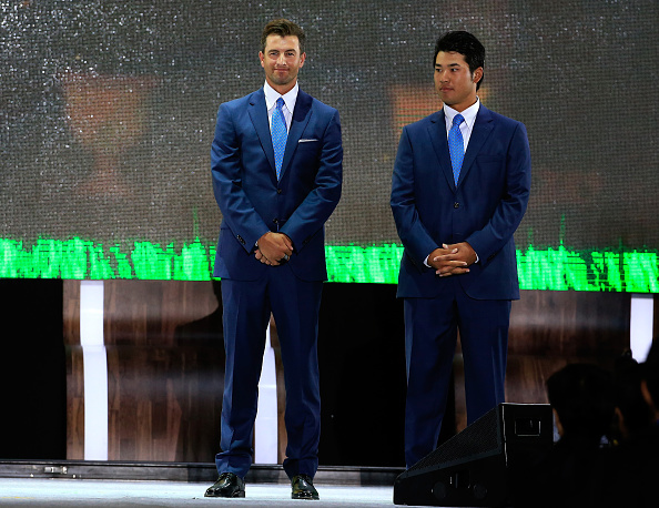 两队所有队员齐聚一堂,整齐列队步入主会场,场面壮观,气势恢宏。