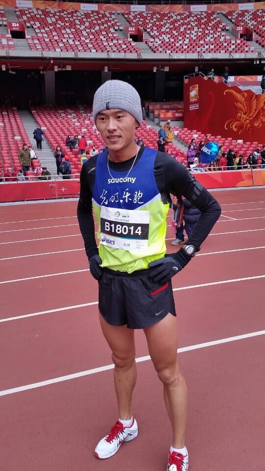 11月8日，2015首届北京鸟巢半程马拉松赛如约而至。