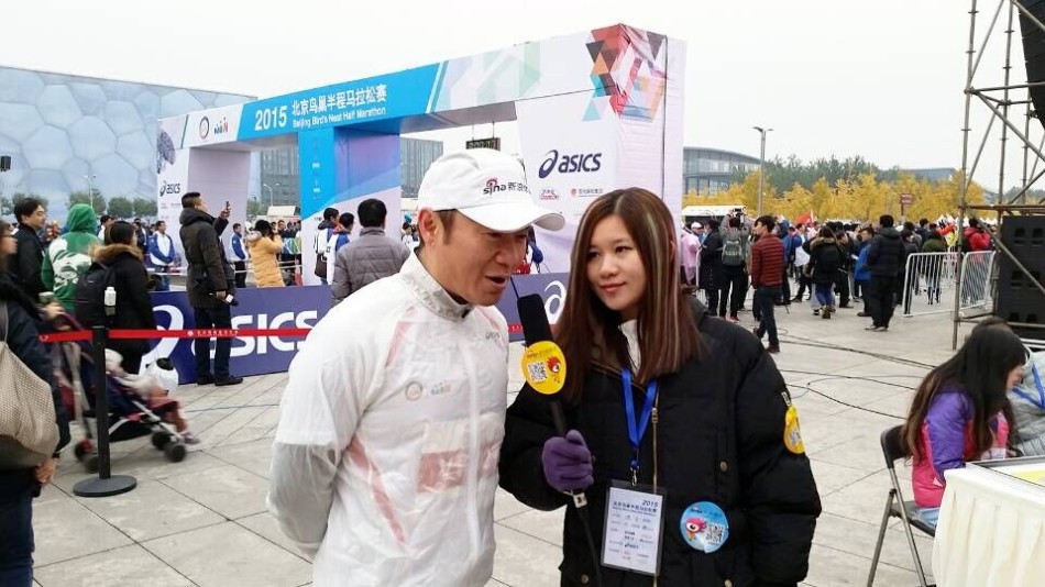 新浪高级副总裁魏江雷接受新浪跑步采访