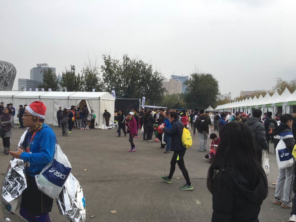 11月8日，2015首届北京鸟巢半程马拉松赛如约而至。