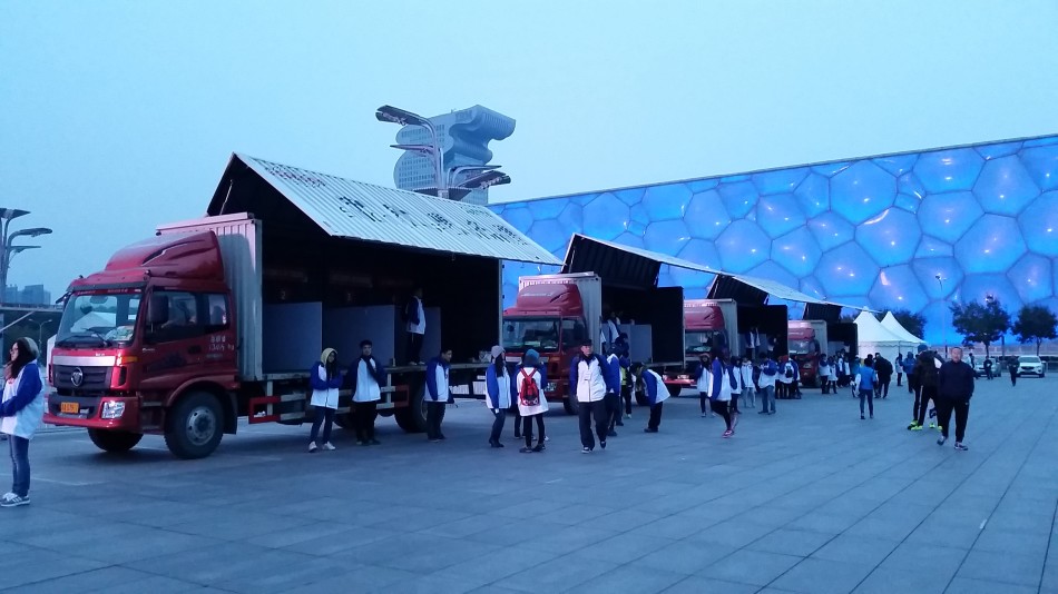 11月8日，2015首届北京鸟巢半程马拉松赛如约而至。