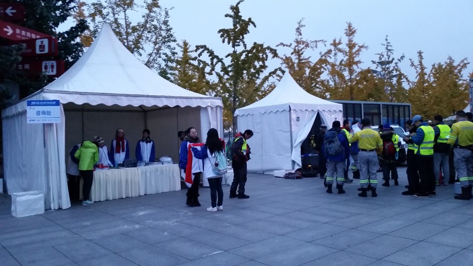 11月8日，2015首届北京鸟巢半程马拉松赛如约而至。