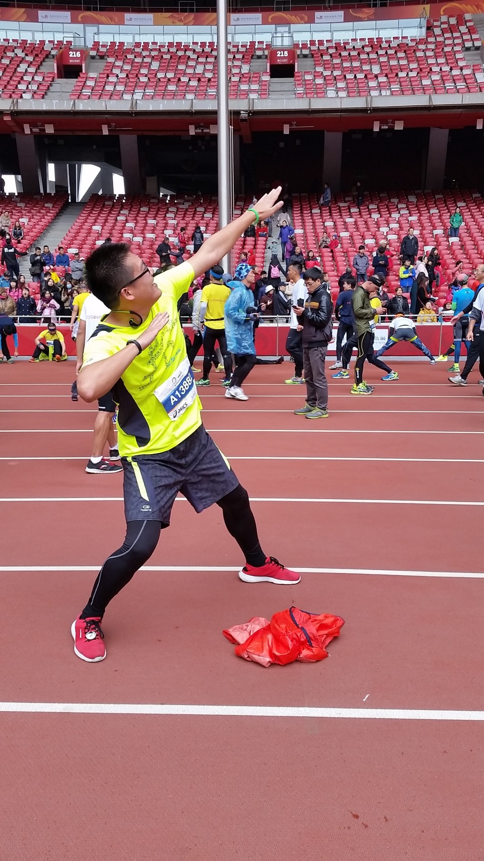 11月8日，2015首届北京鸟巢半程马拉松赛如约而至。