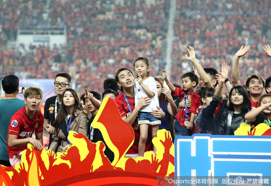 湖人消息：巴斯兄弟被解雇，兩將官宣下放，替補得分倒數第一