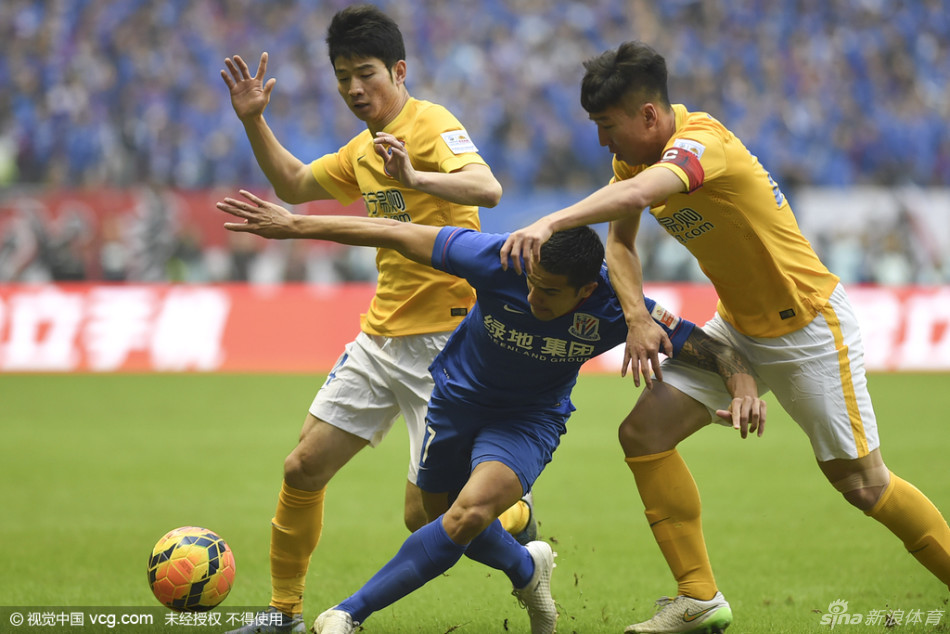 北京时间11月29日，足协杯次回合上海申花0-1江苏舜天。