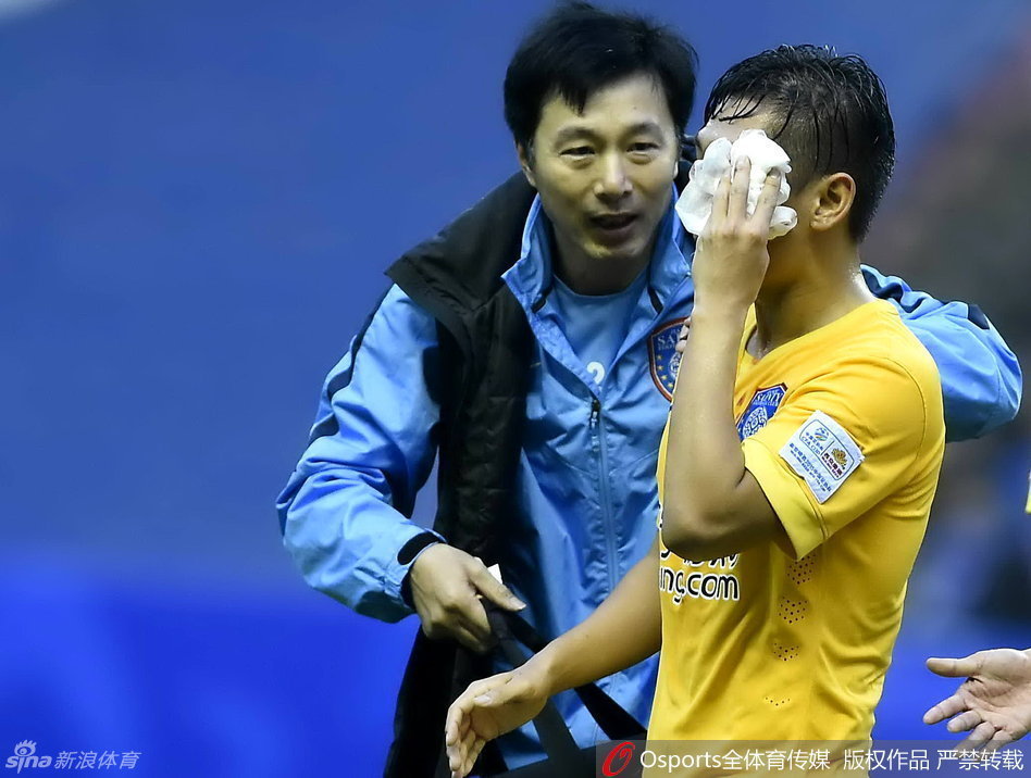 北京时间11月29日，足协杯次回合上海申花0-1江苏舜天。