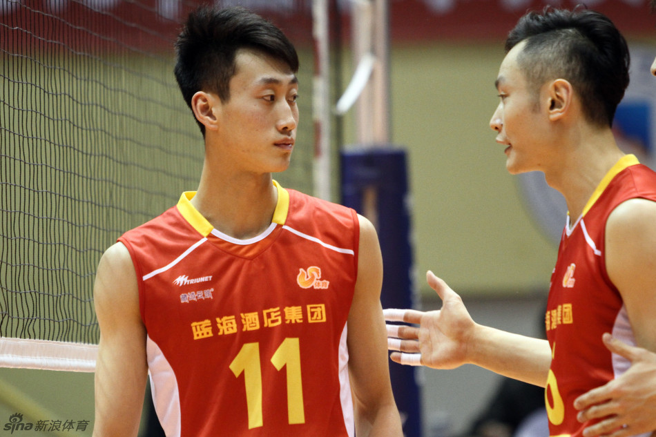 男排联赛小组赛八一3-1山东_高清图集_新浪网
