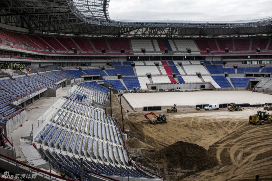 里昂体育场据称在12月12日里昂主场迎战巴黎的比赛中会首次亮相，欧洲杯球场之一。