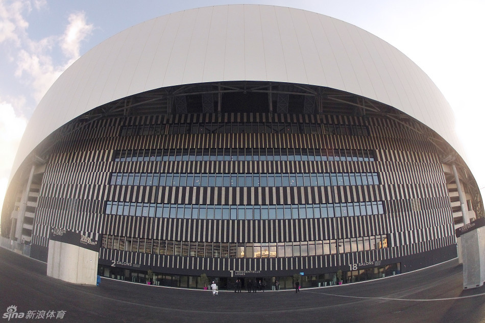 韦洛德罗姆球场耗费了约2亿6千7百万欧元完成了翻修，是欧洲杯球场之一。