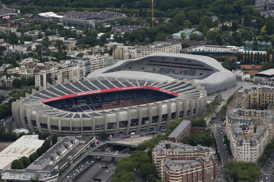 王子公园场球在很长一段时间内作为橄榄球场被使用，是欧洲杯球场之一。