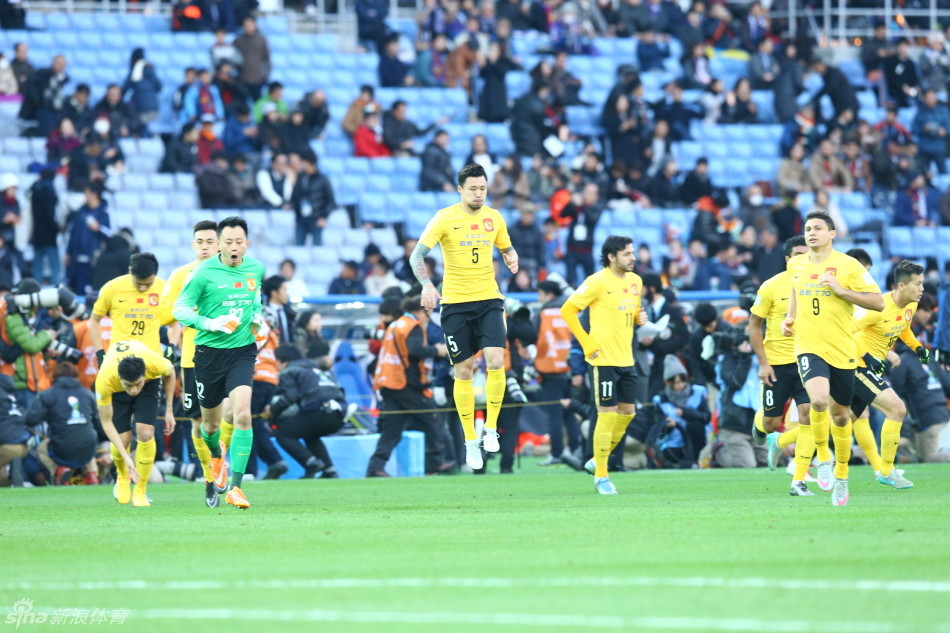 2015年12月20日，2015世俱杯季军争夺战，广州恒大1-2不敌广岛三箭。