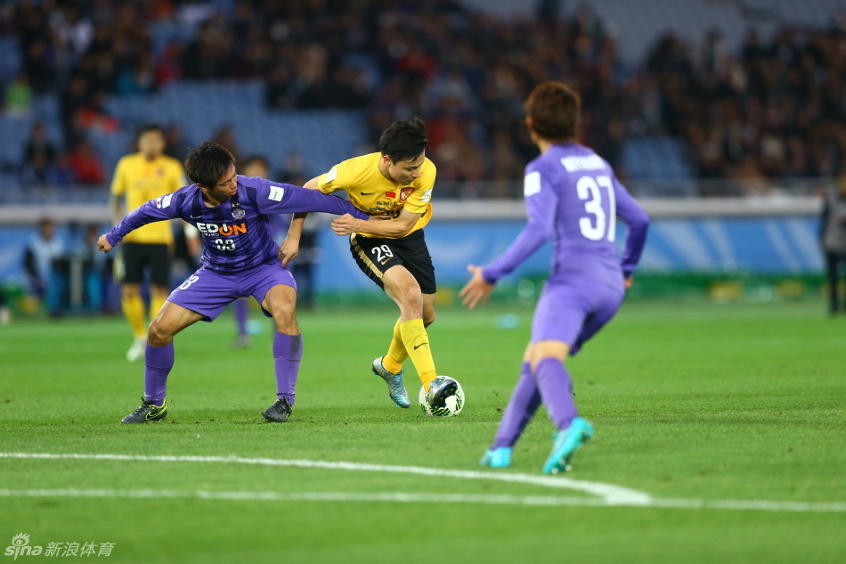 2015年12月20日，2015世俱杯季军争夺战，广州恒大1-2不敌广岛三箭。