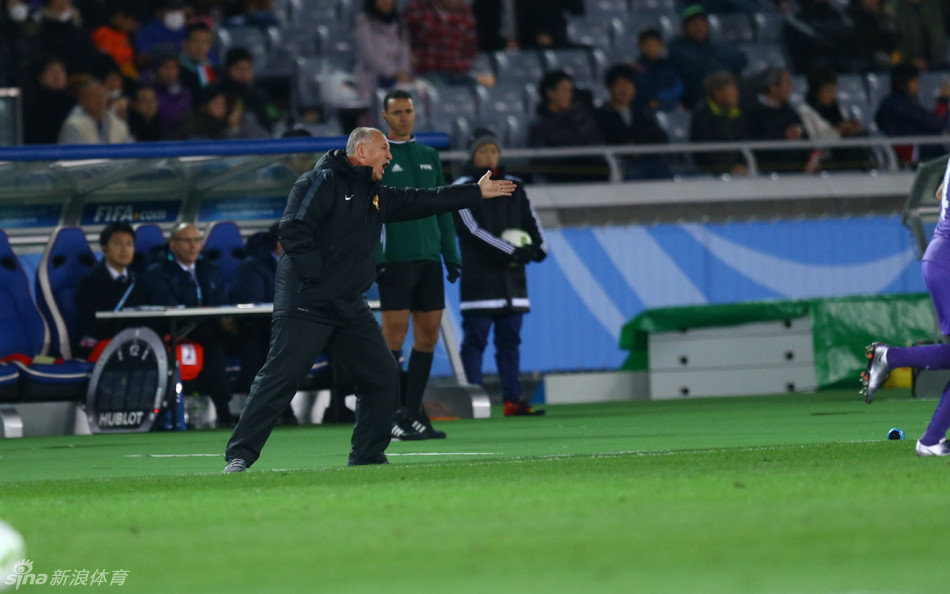 2015年12月20日，2015世俱杯季军争夺战，广州恒大1-2不敌广岛三箭。