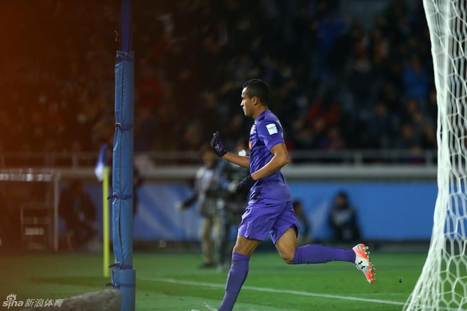 2015年12月20日，2015世俱杯季军争夺战，广州恒大1-2不敌广岛三箭。