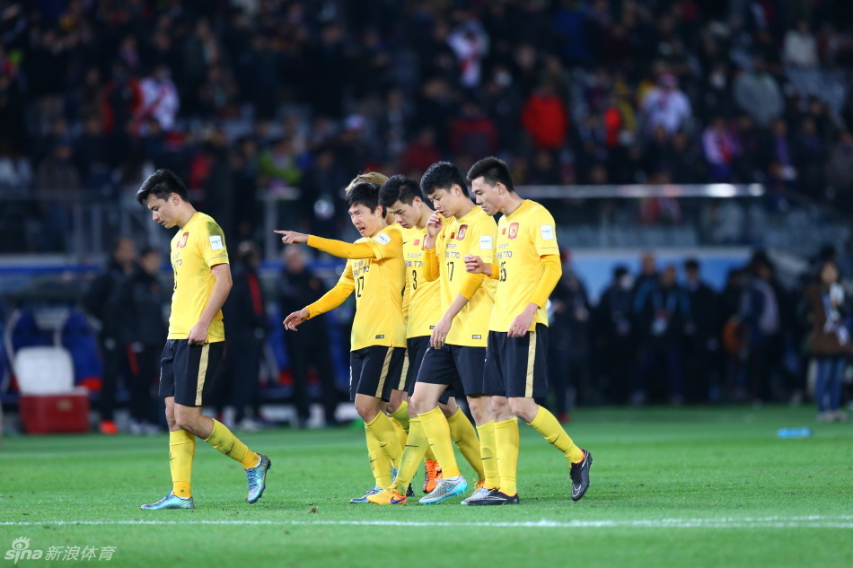 2015年12月20日，2015世俱杯季军争夺战，广州恒大1-2不敌广岛三箭。